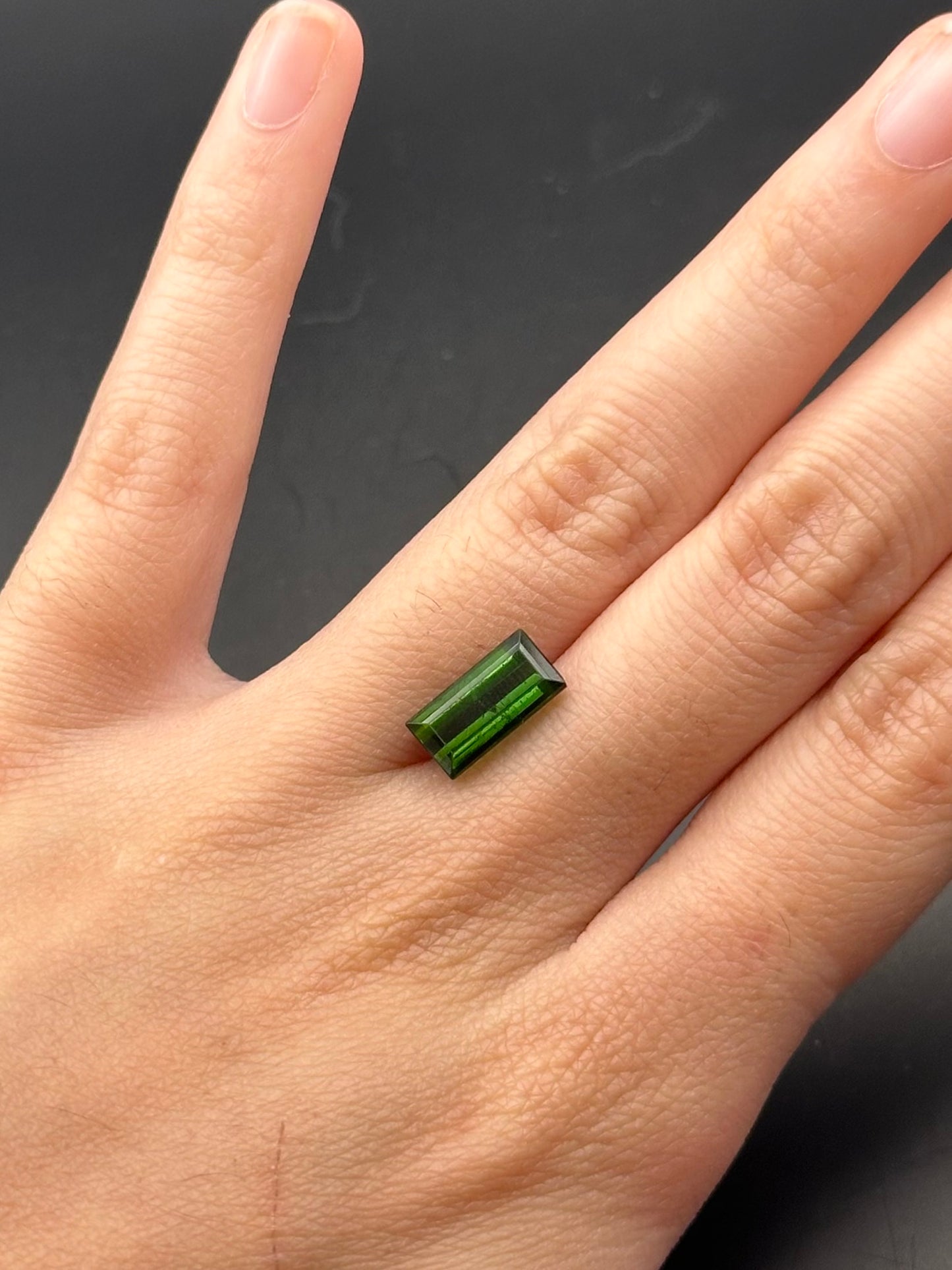 Green Tourmaline - 2.8 ct