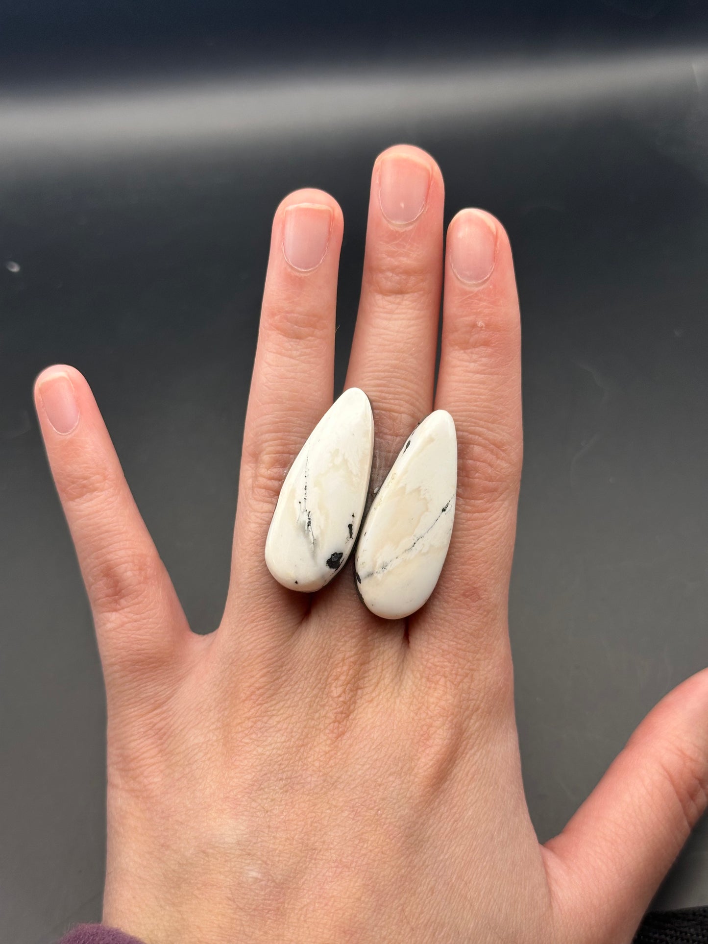 White Buffalo 'Turquoise' (2 pcs) - 50.65 ct