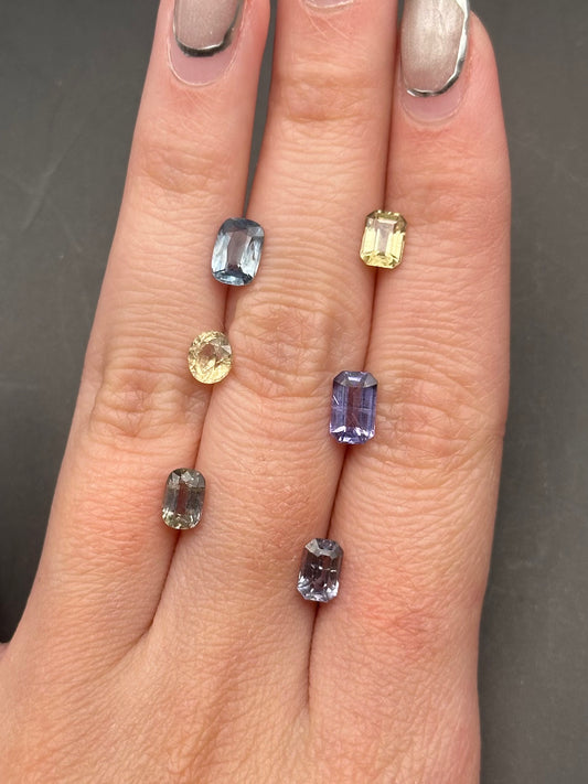 teal sapphire (cushion cut) .95 ct