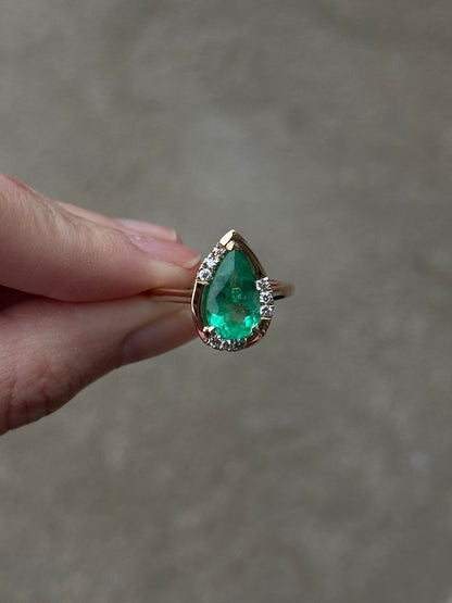 Colombian Emerald Pear Shape Ring