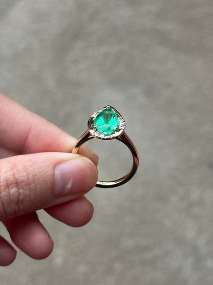 Colombian Emerald Pear Shape Ring