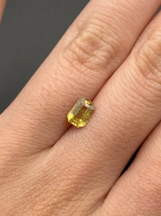 Yellow Sapphire - .92 ct