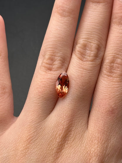 Oregon Sunstone (marquise) - 1.75 ct