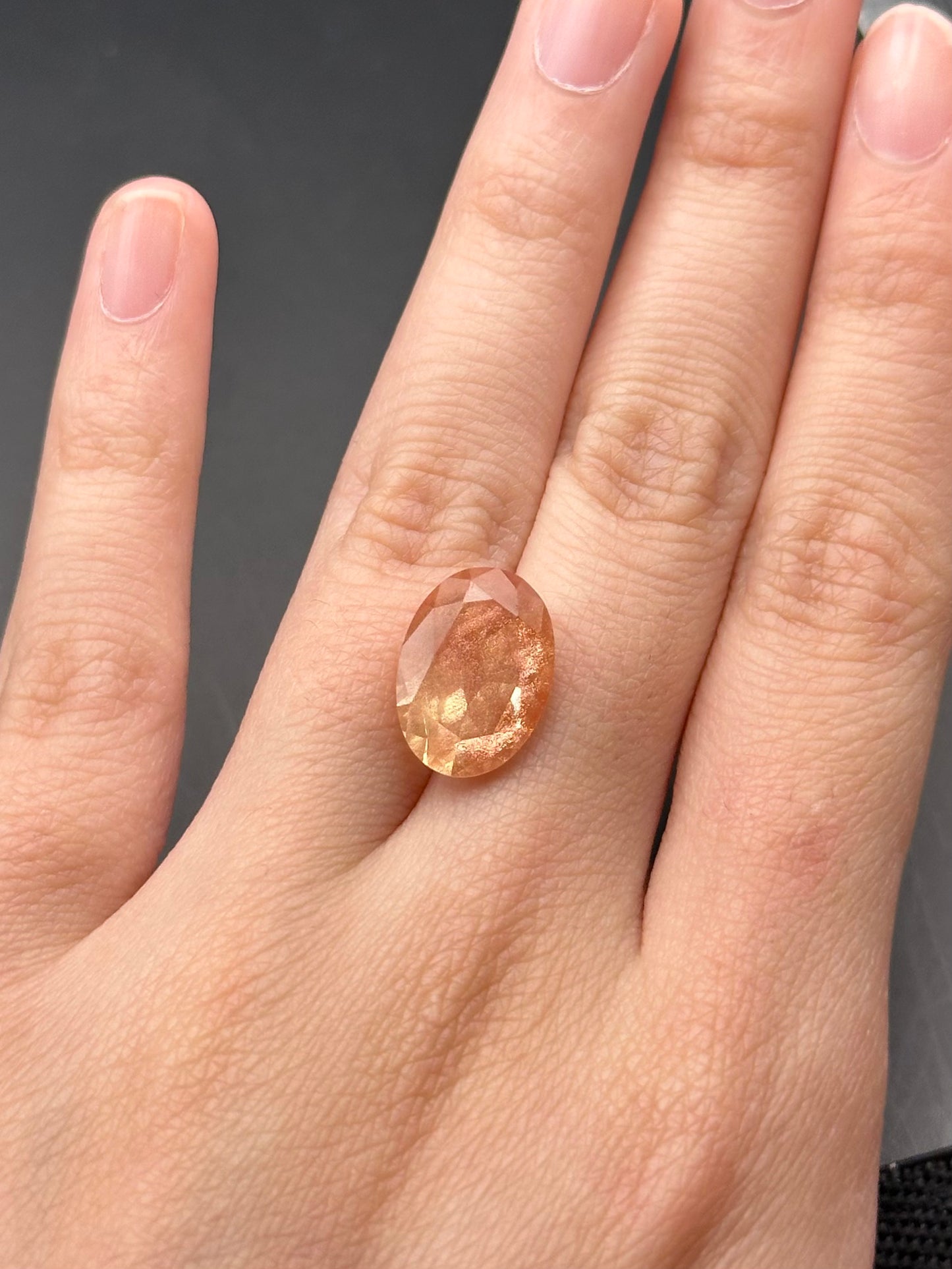 Oregon Sunstone (oval) - 5.4 ct
