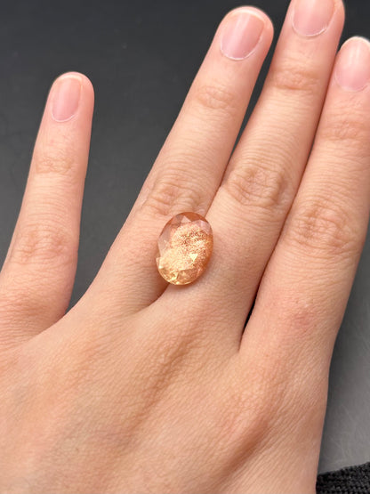 Oregon Sunstone (oval) - 5.4 ct