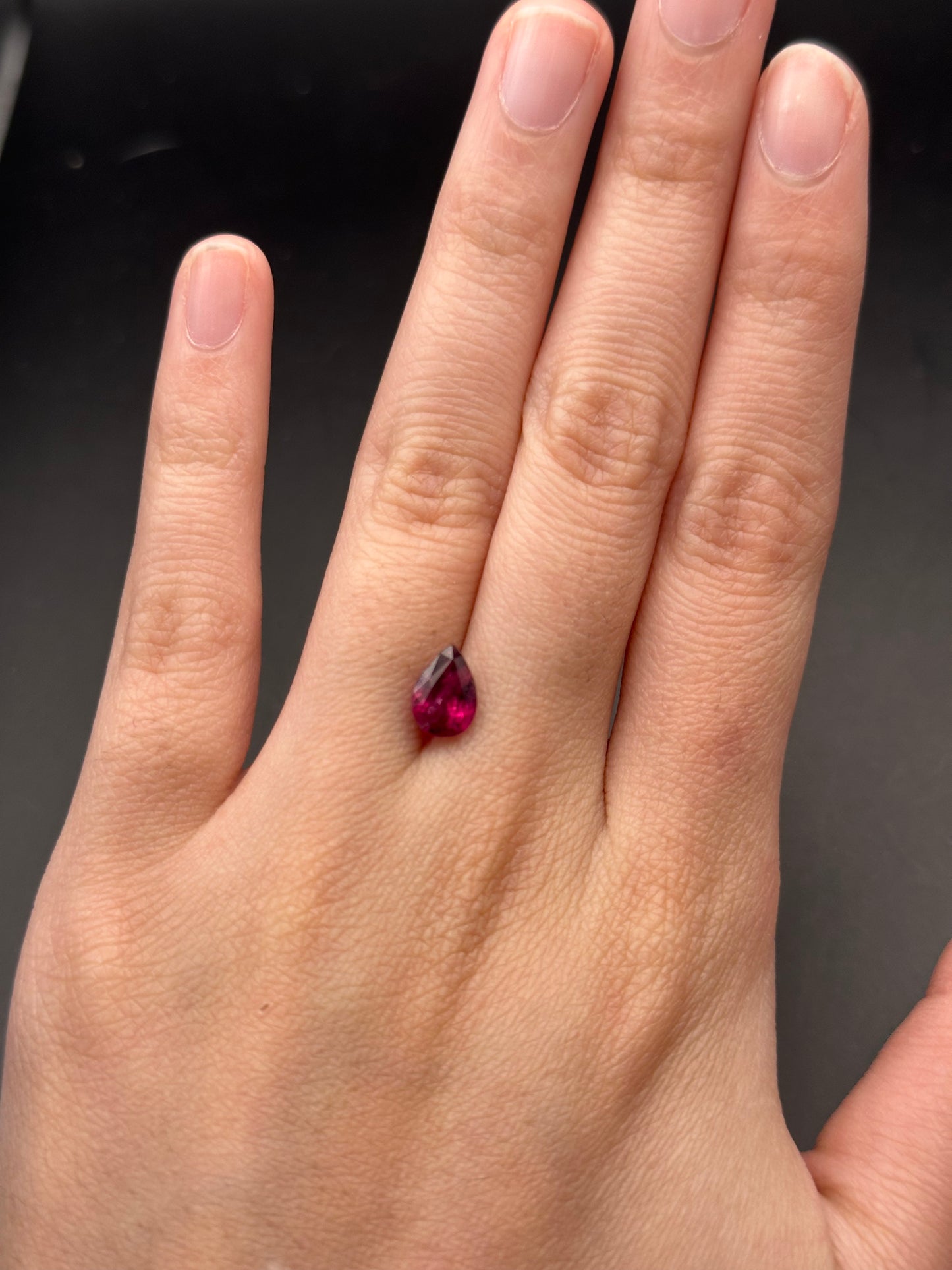 Ruby (pear) - 1.47 ct