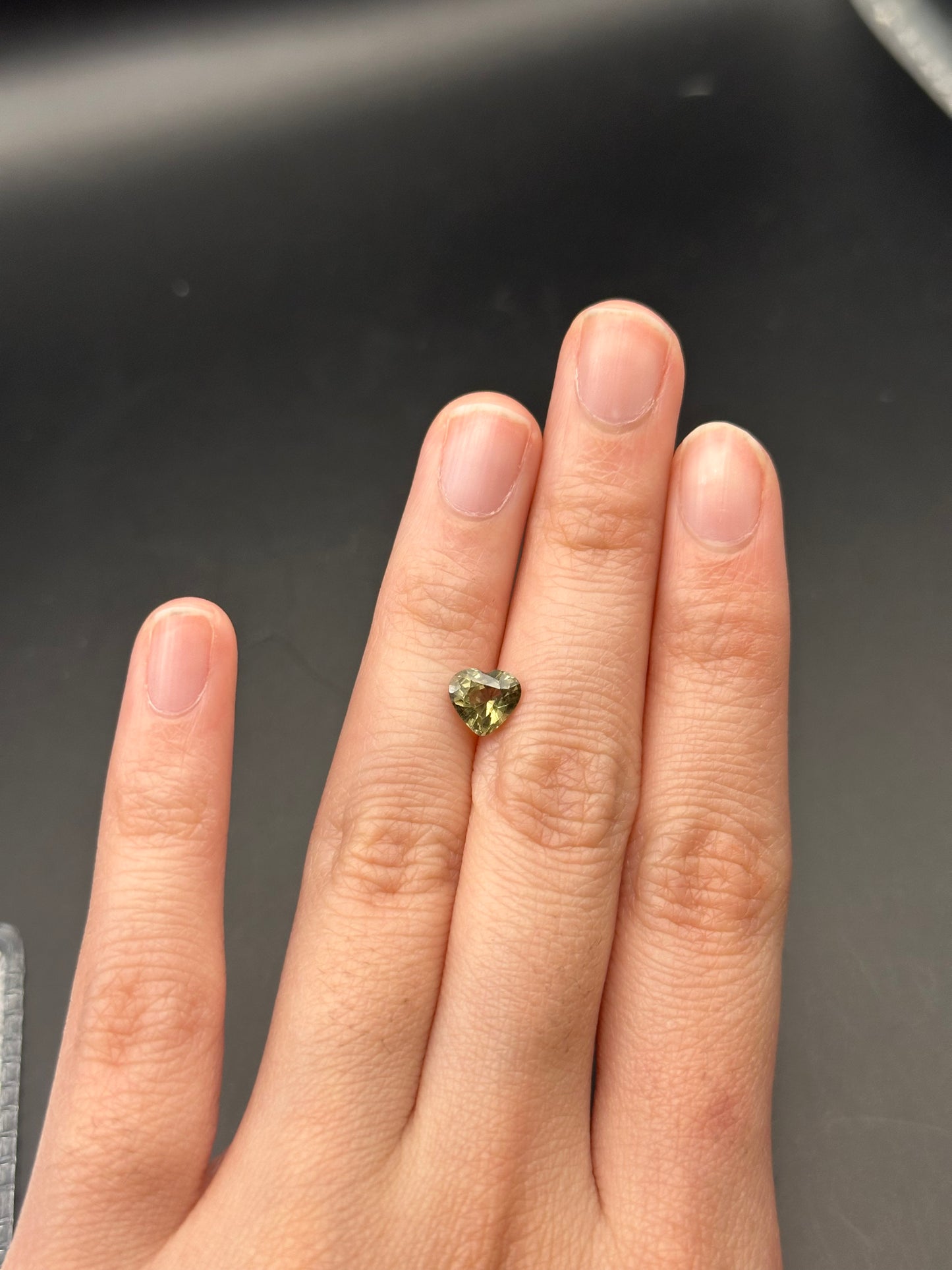 Yellowish Green Sapphire (heart) - 1.19 ct