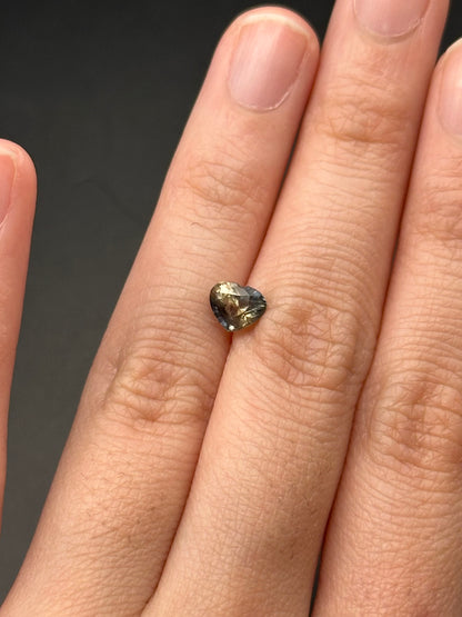 Yellowish Bluish Green  (heart) - .94 ct