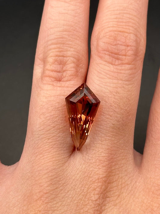 Oregon Sunstone (kite) -6.75 ct