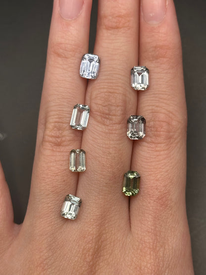 bluish green grey sapphire (emerald cut) - 1.15 ct