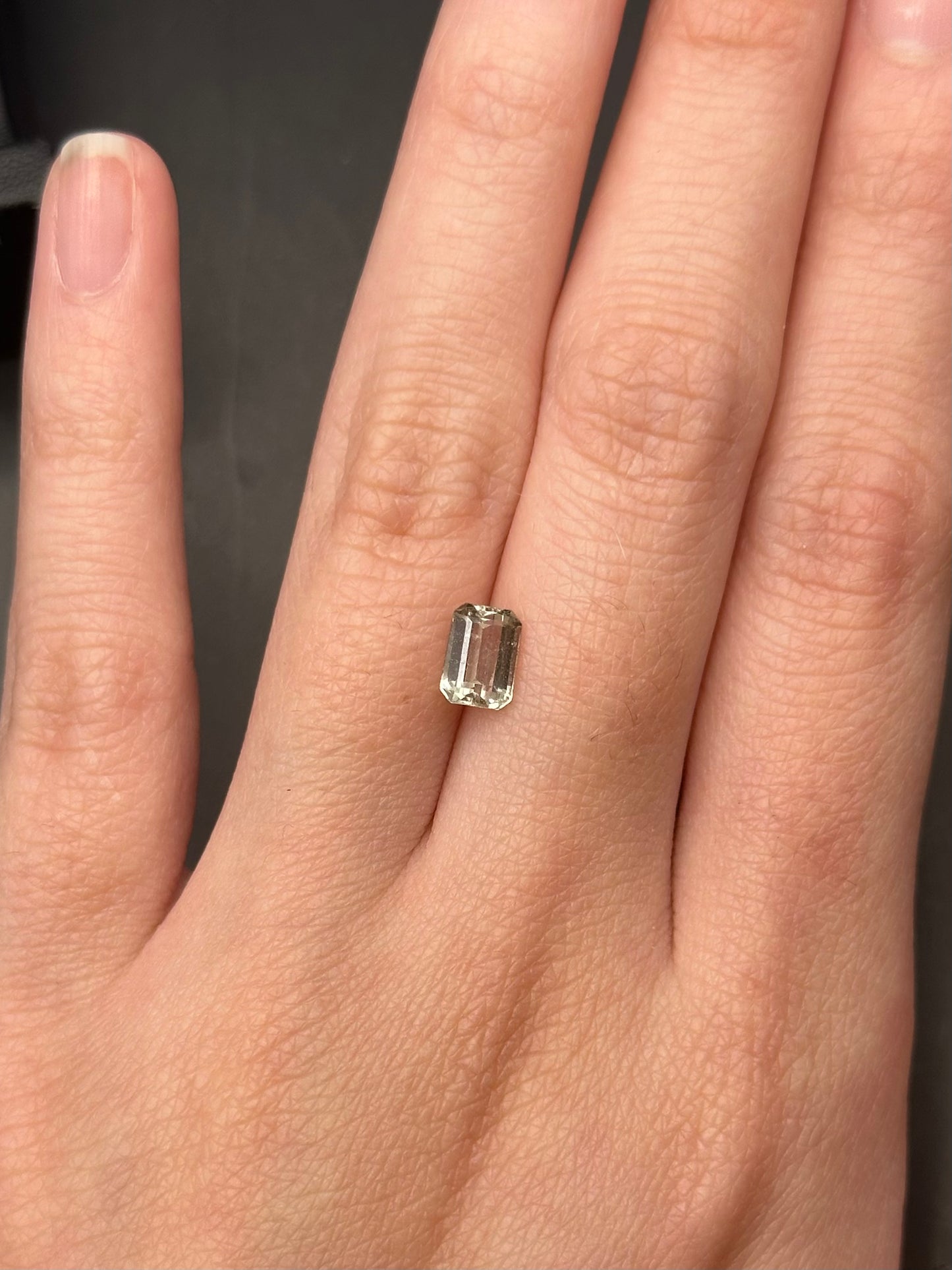 green sapphire (emerald cut) - 1.1 ct