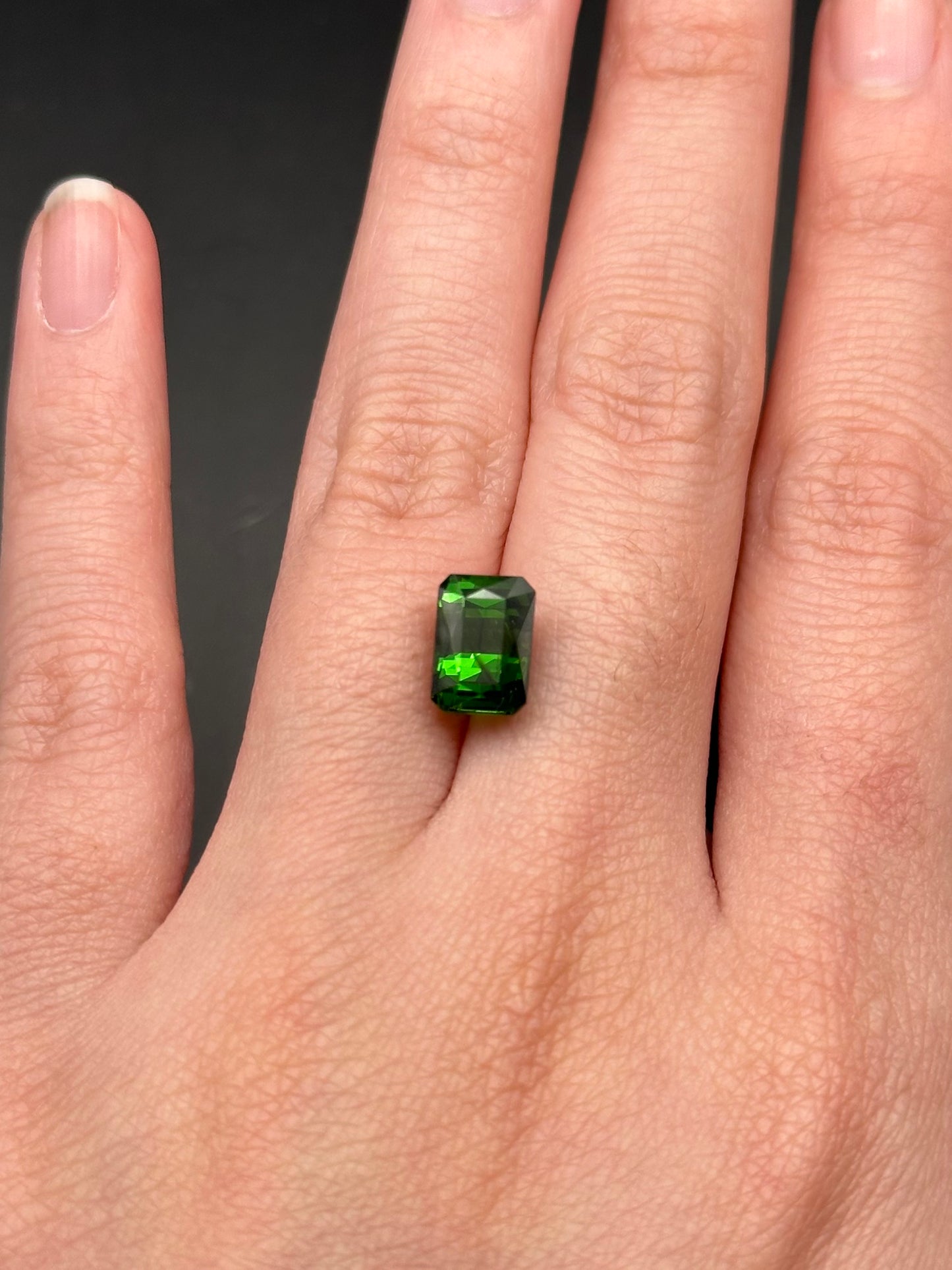Green Tourmaline (emerald cut) - 2.58 ct