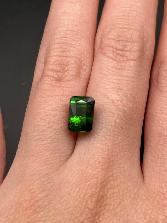 Green Tourmaline (emerald cut) - 2.58 ct