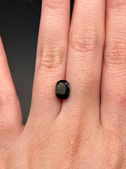 Green Tourmaline (oval) - 1.42 ct