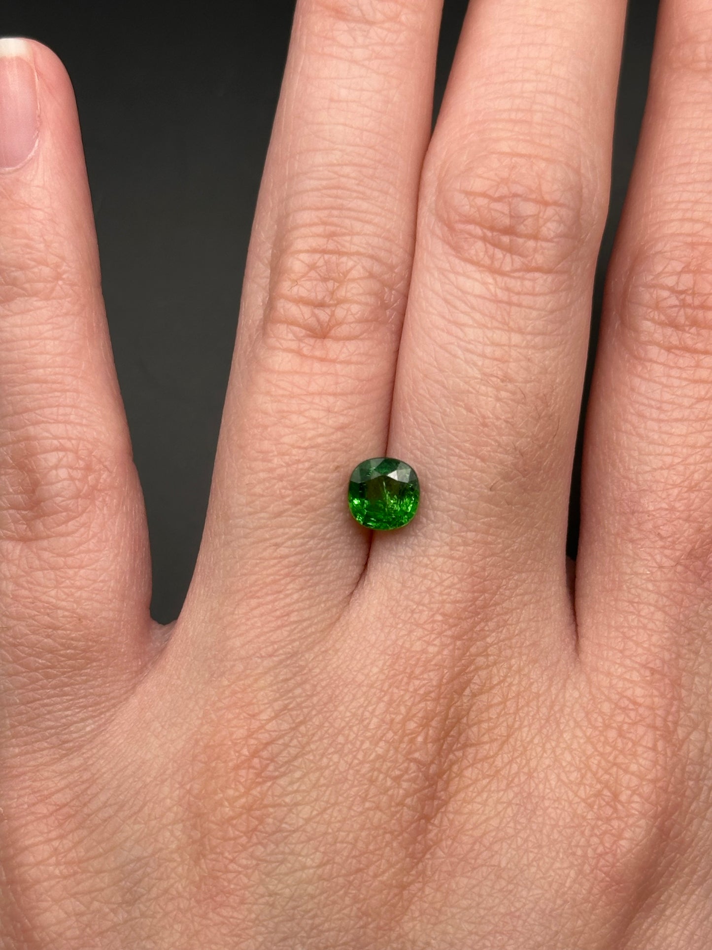 Green Tsavorite Garnet (round) - .97 ct