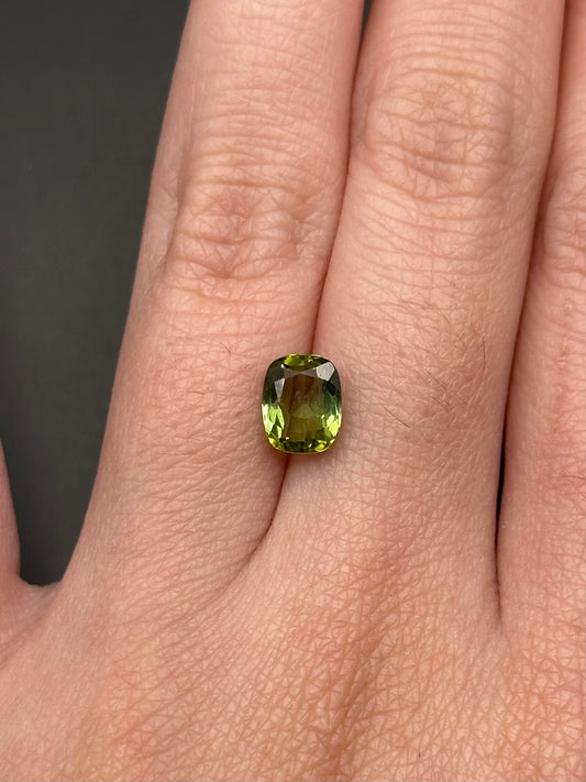 Green Tourmaline (cushion) - 1.25 ct