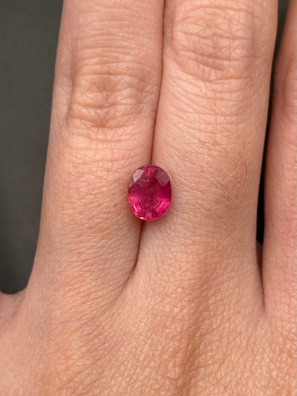 Pink Tourmaline (oval) - 1.10 ct