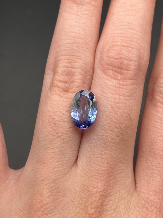 Tanzanite (oval) - 2.77 ct