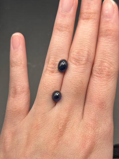 Blue Sapphire (oval) cabochon - 2.67 ct