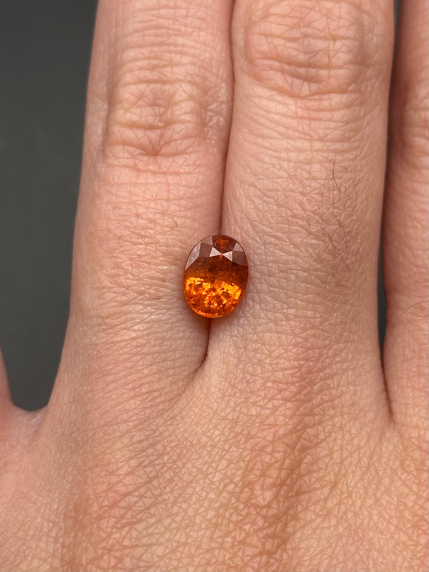 orange 'fanta' spessartine garnet (oval) - 1.4 ct