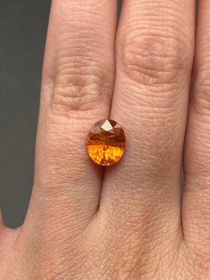orange 'fanta' spessartine garnet (oval) - 2.25 ct