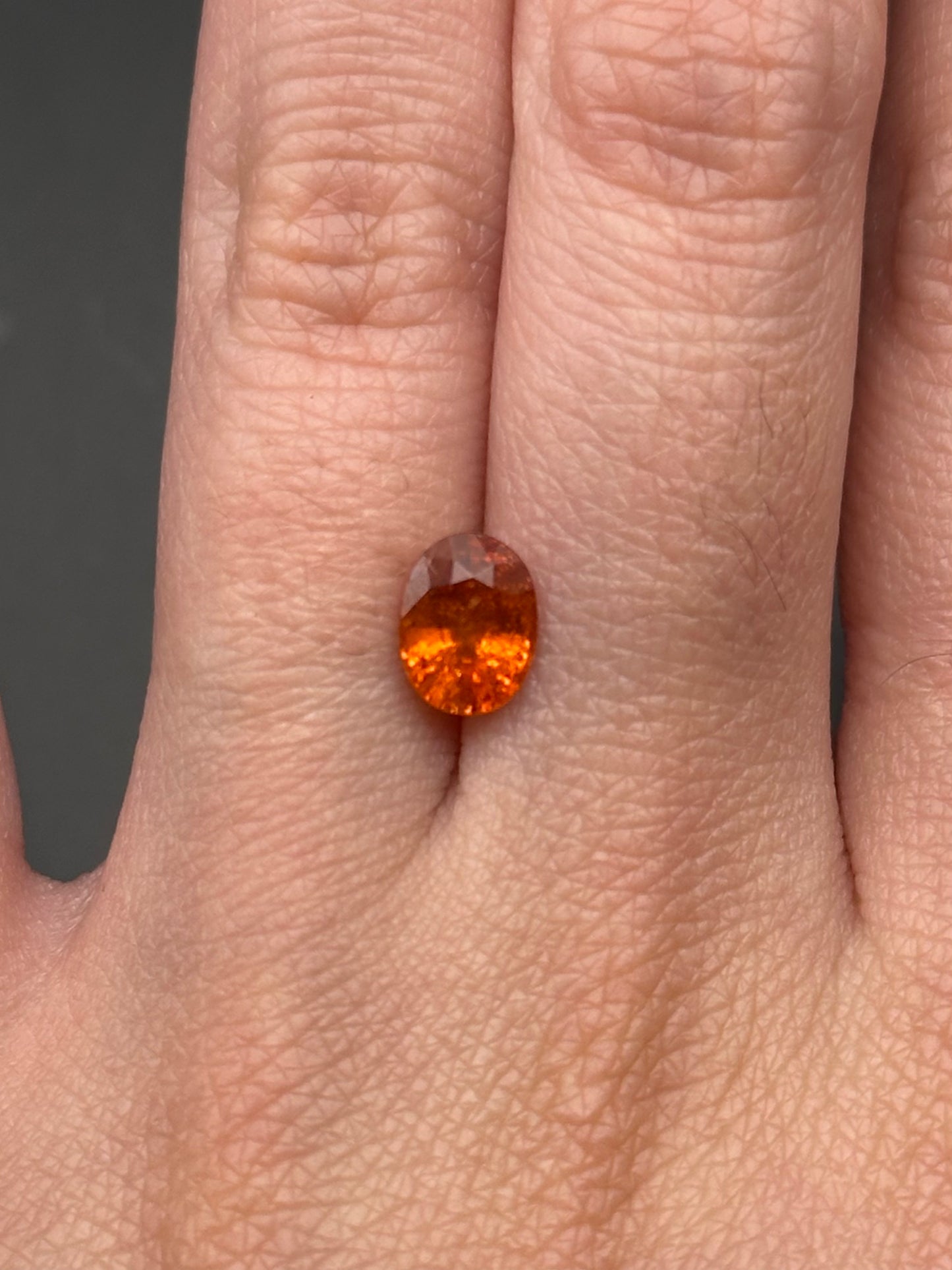 orange 'fanta' spessartine garnet (oval) - 1.35 ct