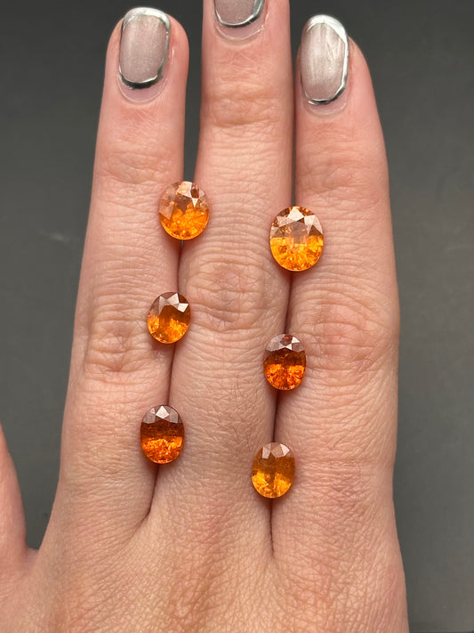 orange 'fanta' spessartine garnet (oval) - 1.25 ct