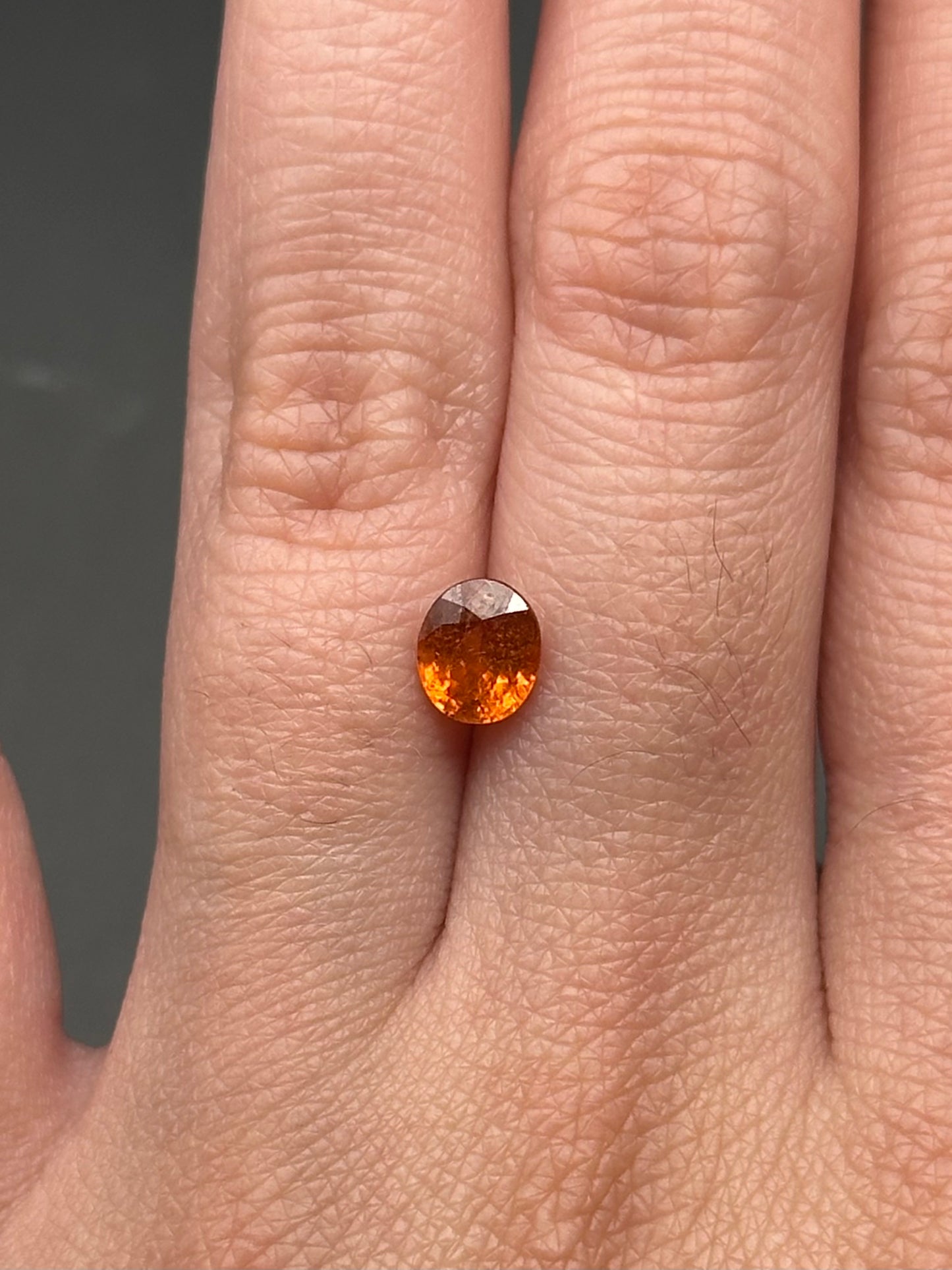 orange 'fanta' spessartine garnet (oval) - 1.05 ct