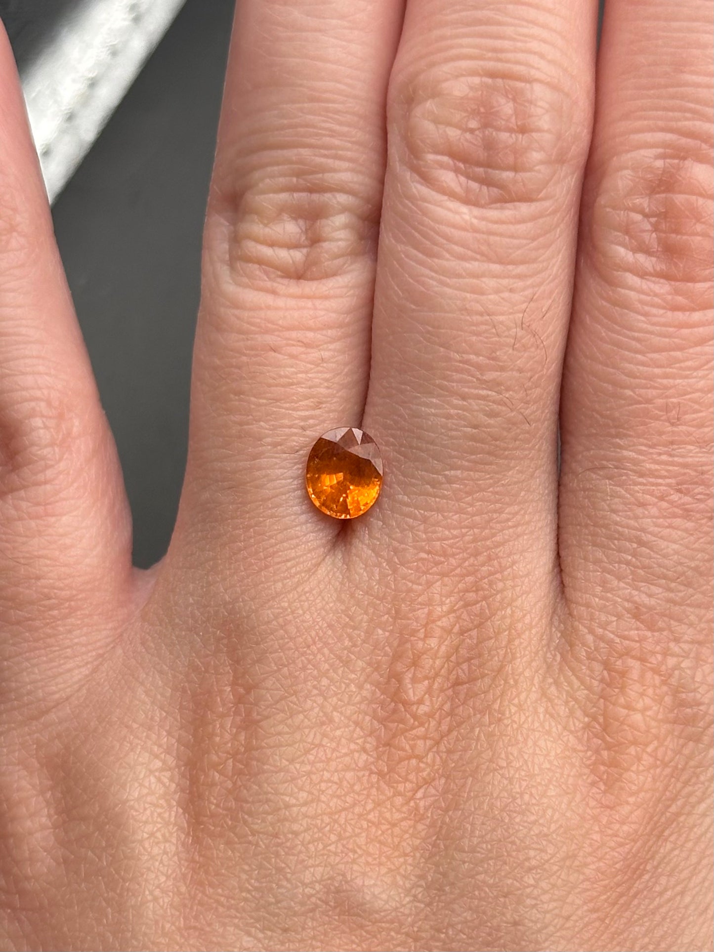 orange 'fanta' spessartine garnet (oval) - 1.25 ct