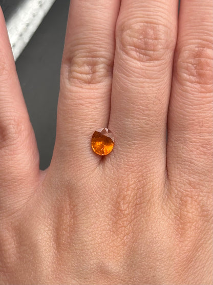 orange 'fanta' spessartine garnet (oval) - 1.25 ct