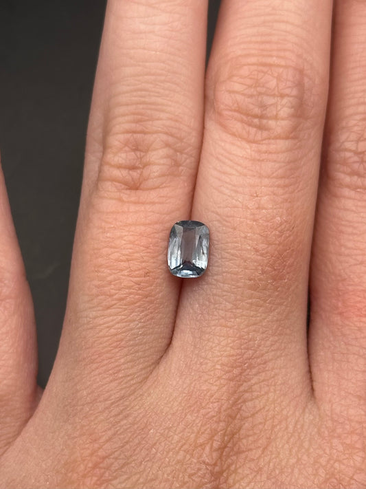 teal sapphire (cushion cut) .95 ct