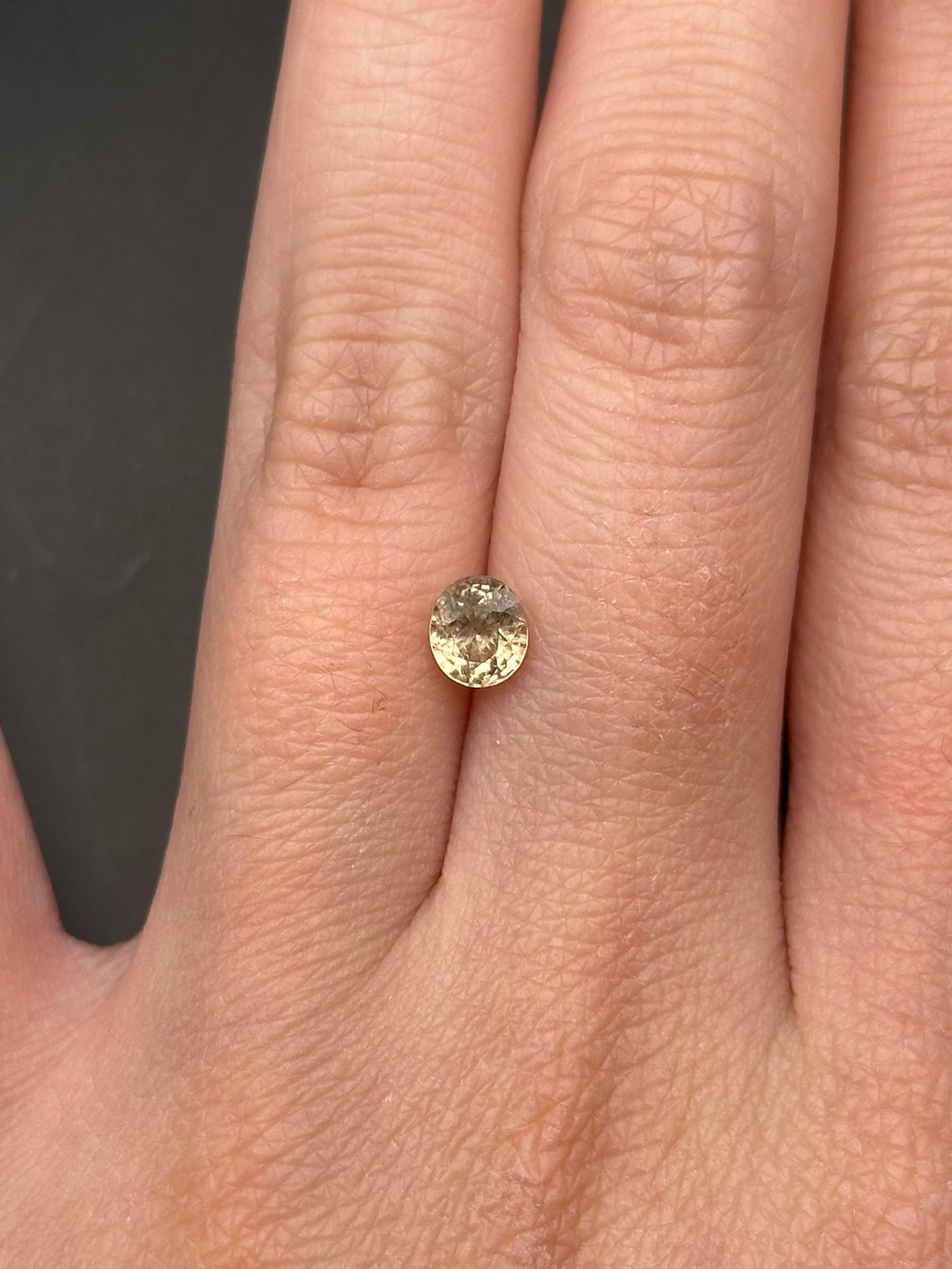 yellow sapphire (oval) .76 ct