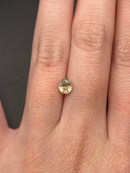 yellow sapphire (oval) .76 ct