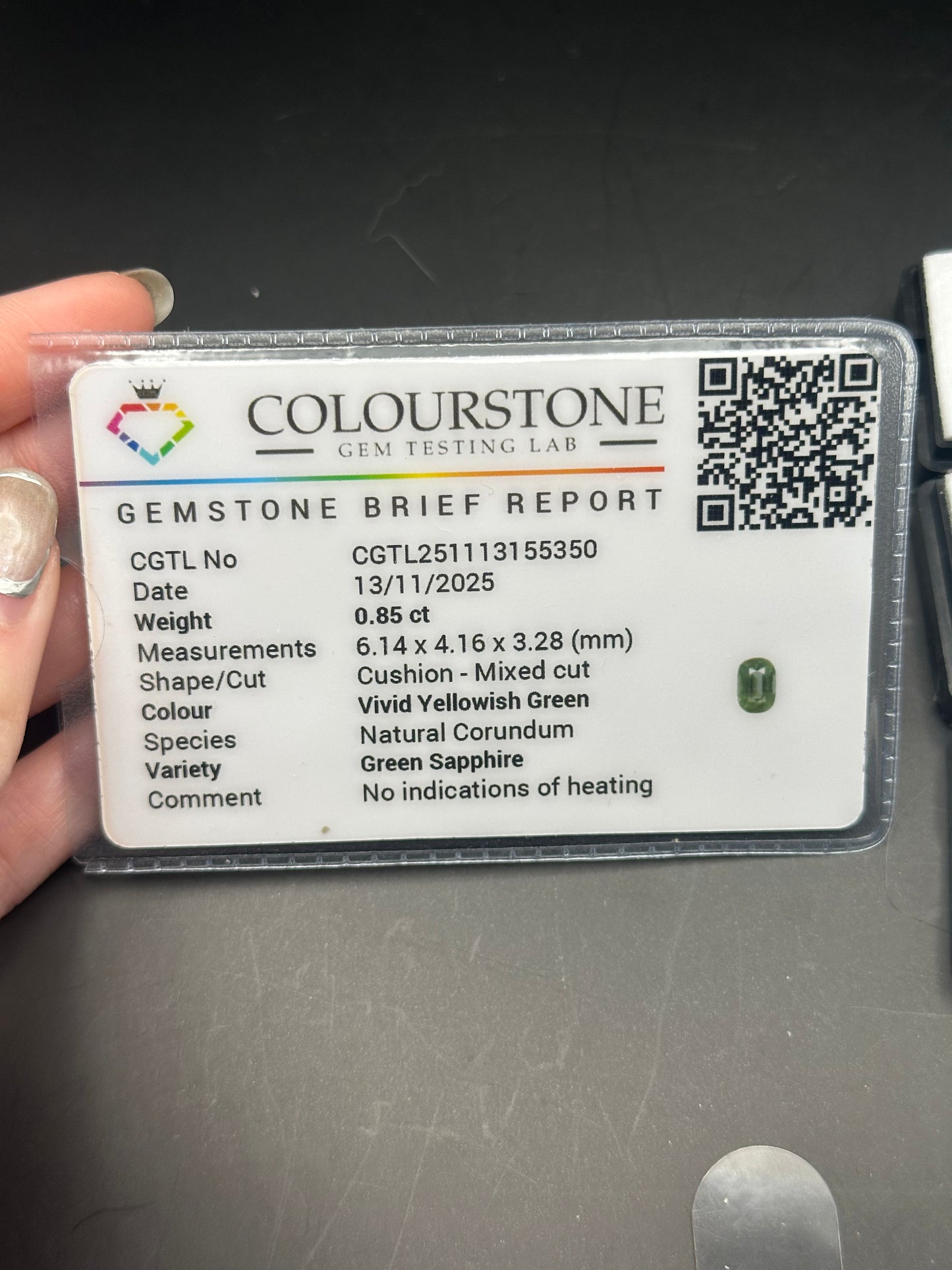 yellow-green sapphire (cushion) .85 ct