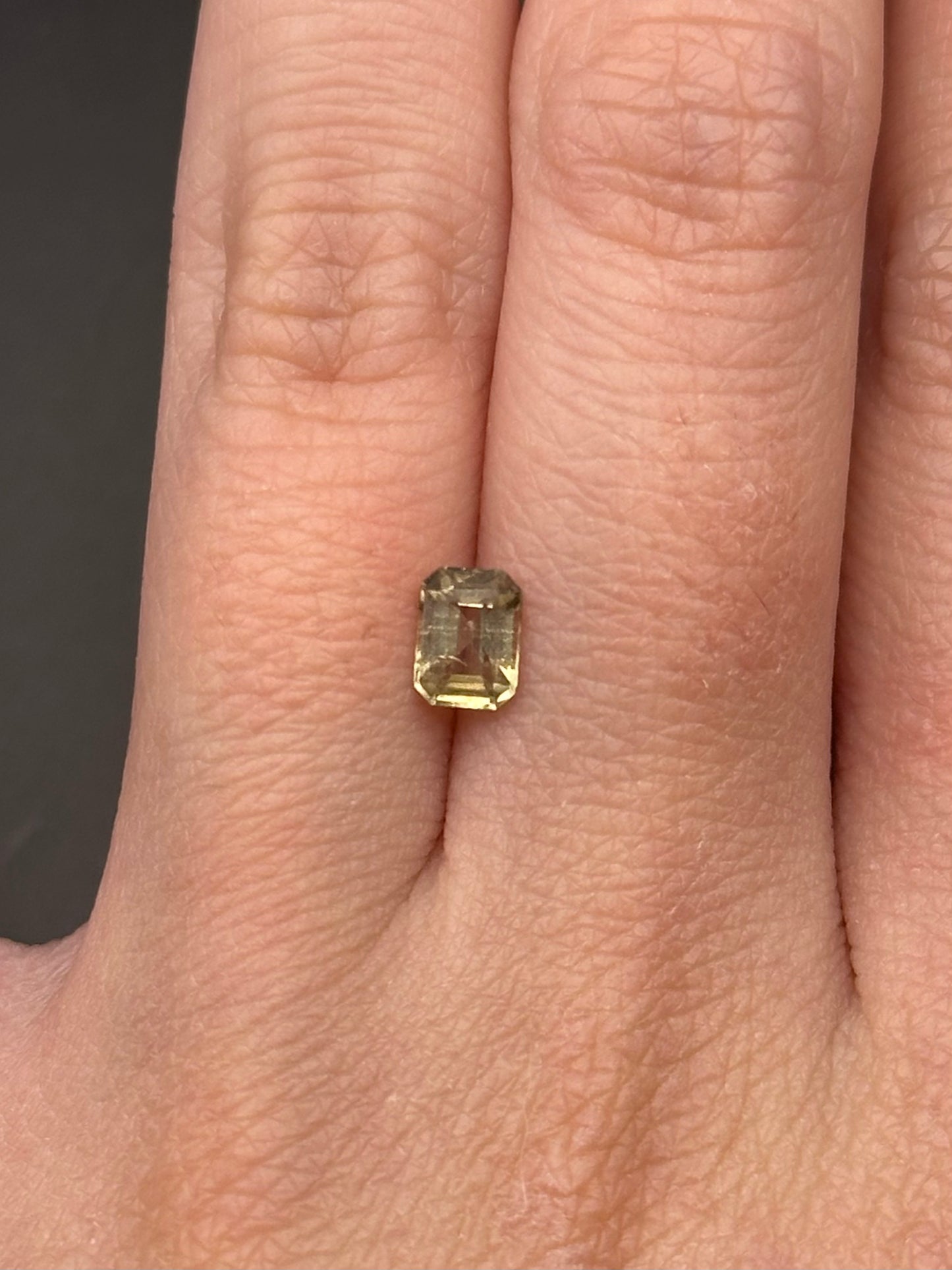 yellow-green sapphire (cushion) .85 ct