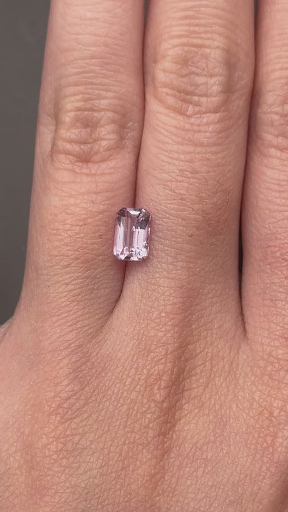 pink emerald cut sapphire - 1.15 ct