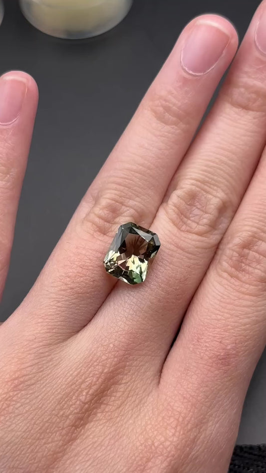 Oregon Sunstone (emerald cut) - 3.2 ct