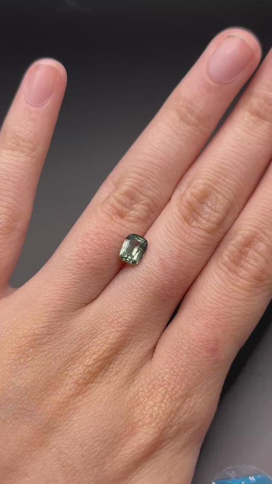Bluish Green Sapphire 1.01 ct