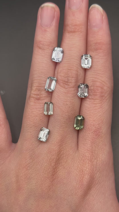 bluish green grey sapphire (emerald cut) - 1.15 ct