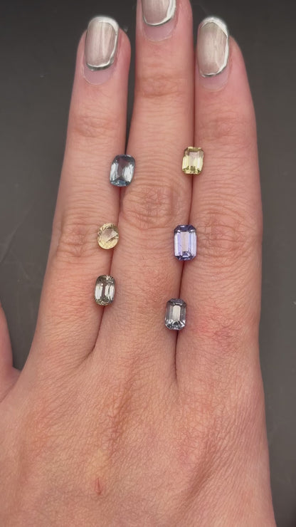 teal sapphire (cushion cut) .95 ct