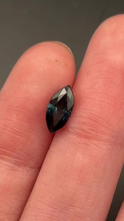 Blue Sapphire (marquise) - 1.11 ct