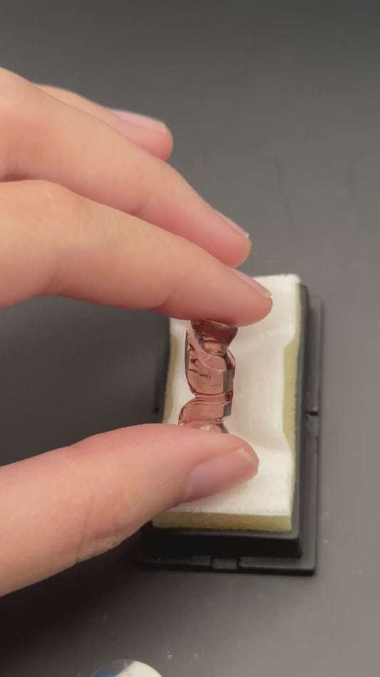 Fantasy Cut - bubblegum pink tourmaline (9ct)