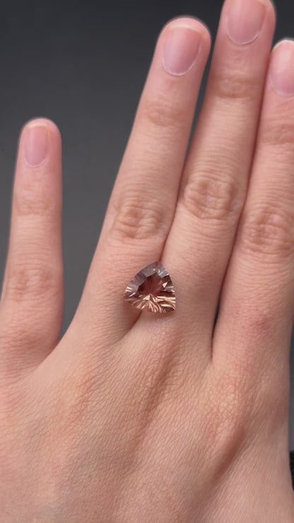 Oregon Sunstone (trillion) - 3.55 ct