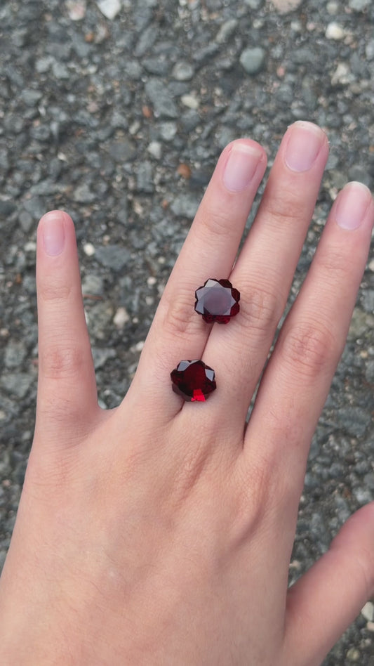 garnet (floral lotus fantasy cut) matching pair - 12.35 ct