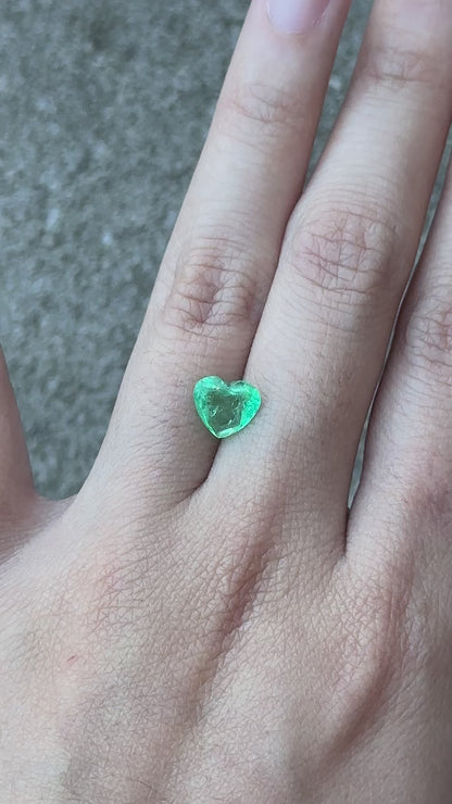 Colombian Emerald (heart) - 1.2 ct
