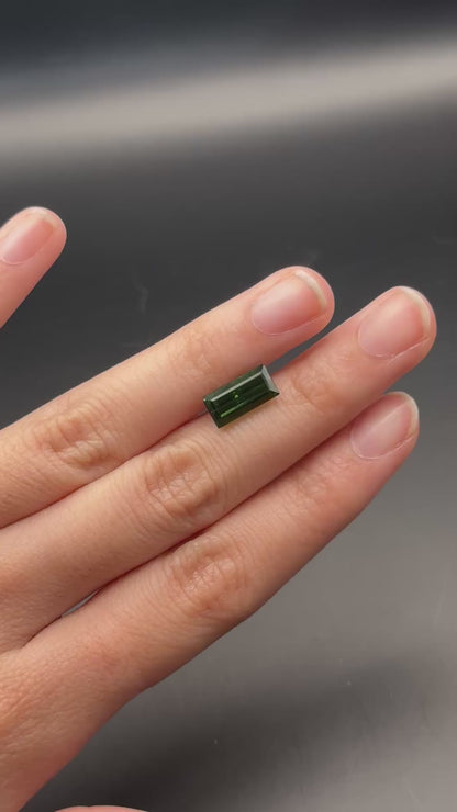 Green Tourmaline - 2.8 ct