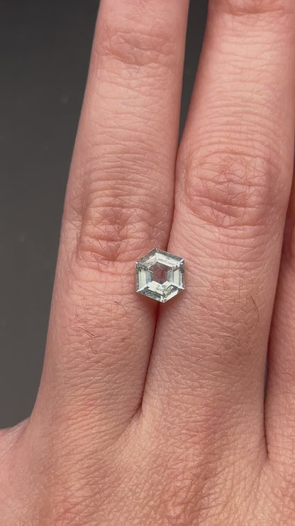 blue montana sapphire (hexagon) - 1.1 ct