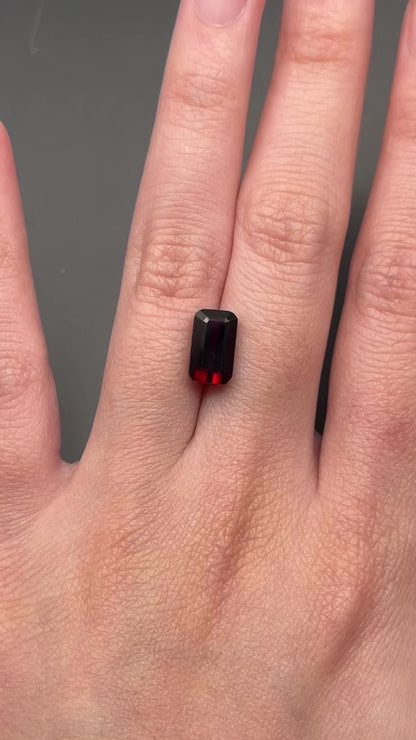 Spessartite Garnet (emerald cut) - 3.55 ct