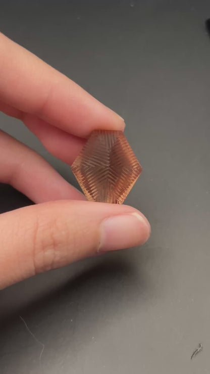 Fantasy Cut - Oregon Sunstone (17.5 ct)